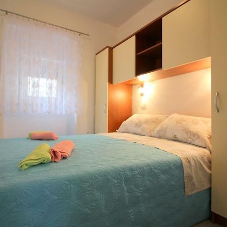 Apartment Noemi In City Center Poreč Exteriör bild